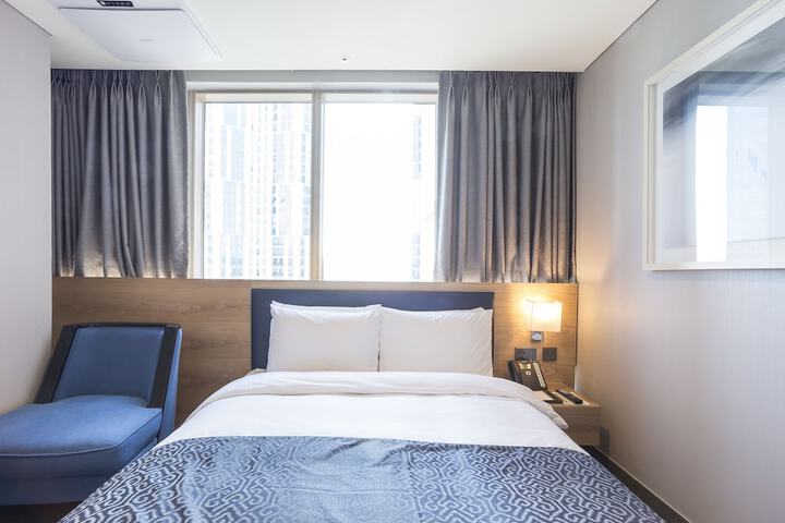 Room 6 of 55