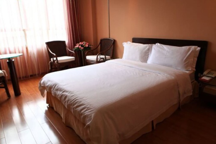 Room 13 of 22