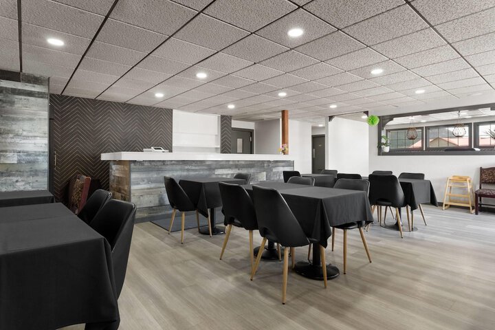 Breakfast/Coffee Service 22 of 26