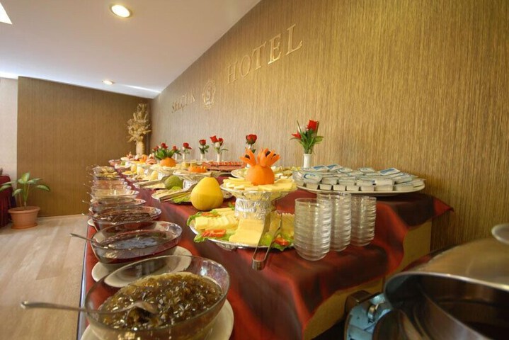 Dining 50 of 62
