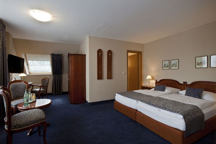 Room 8 of 37