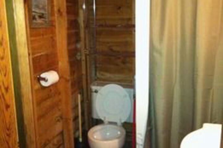Room 4 of 32
