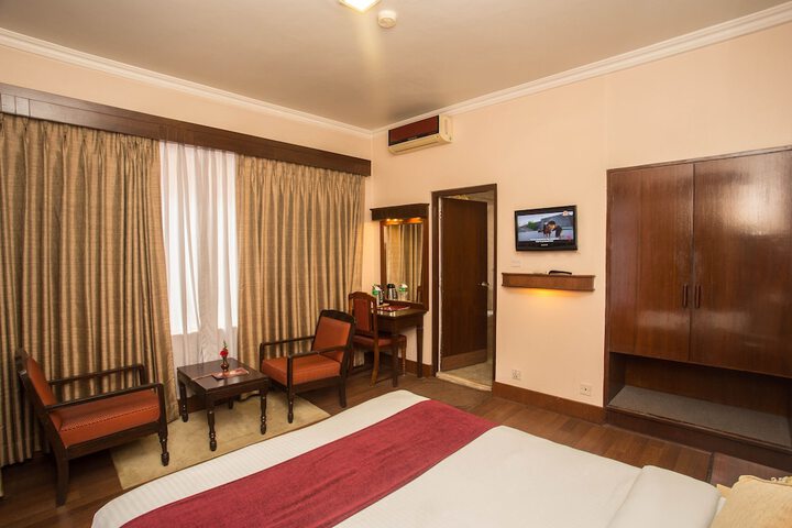 Room 26 of 122