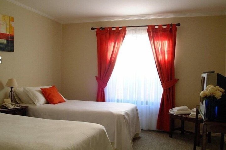 Room 13 of 33