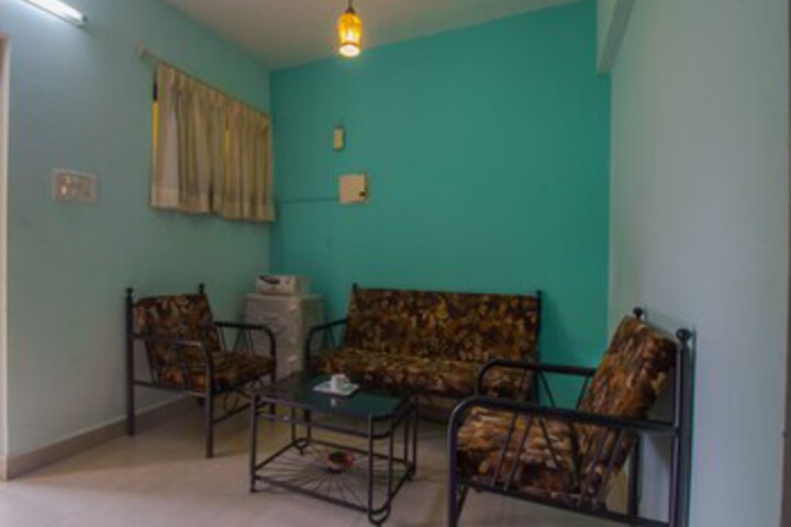 Room 9 of 25