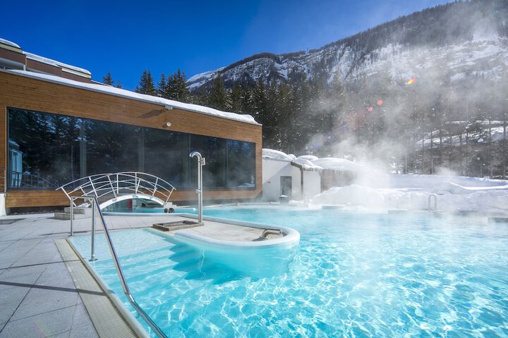 Pools & Facilities