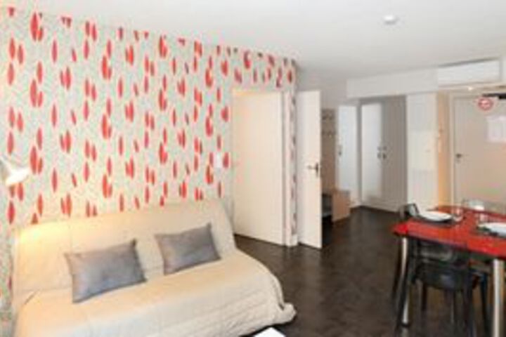 Room 11 of 12