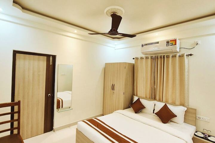 Room 6 of 31