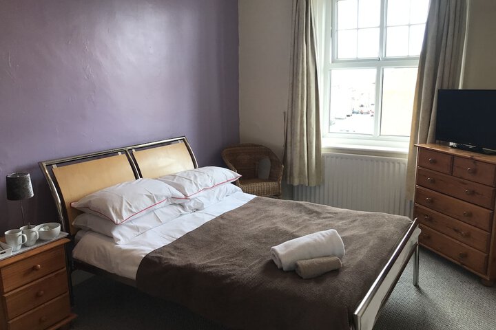 Room 11 of 27
