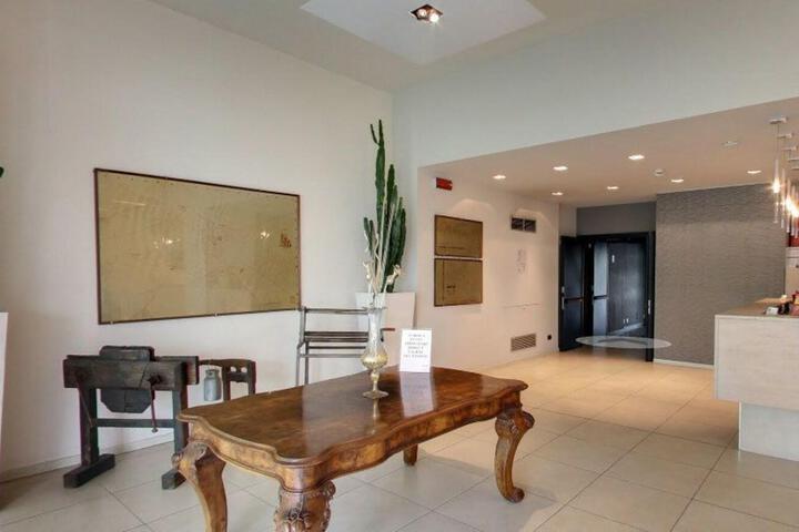 Guest Lobby
