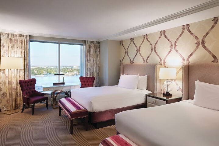 Room 21 of 102