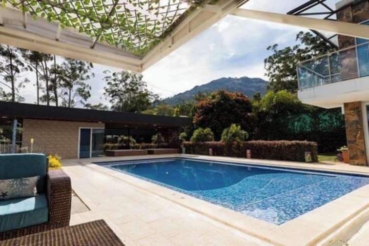 Pool 56 of 67