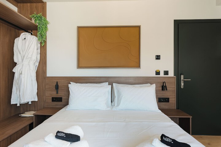 Room 47 of 172