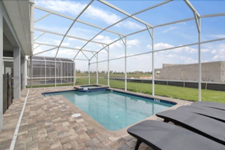Pool 19 of 34