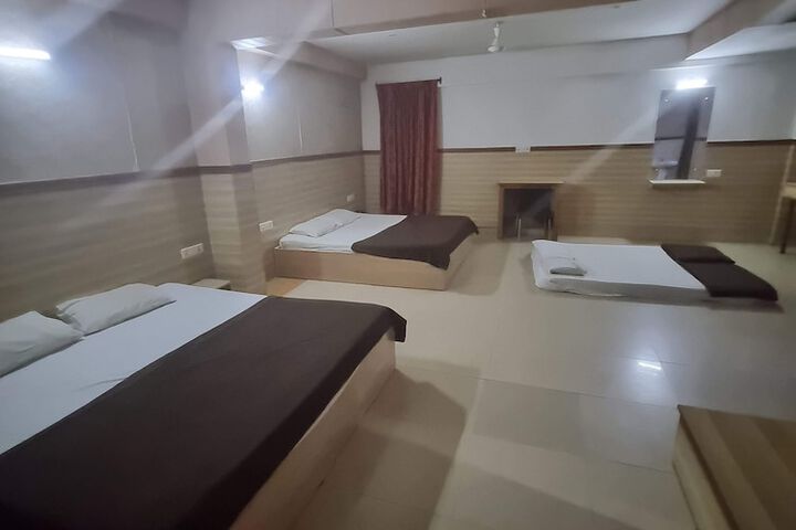 Room 12 of 31