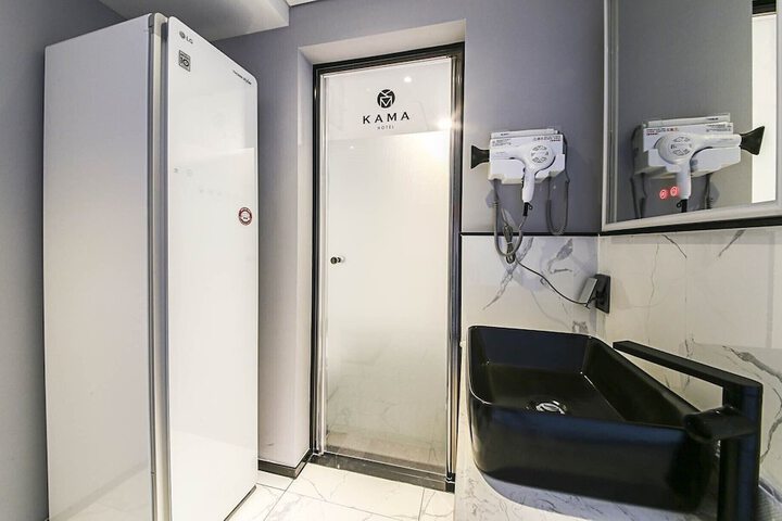 Room 6 of 38