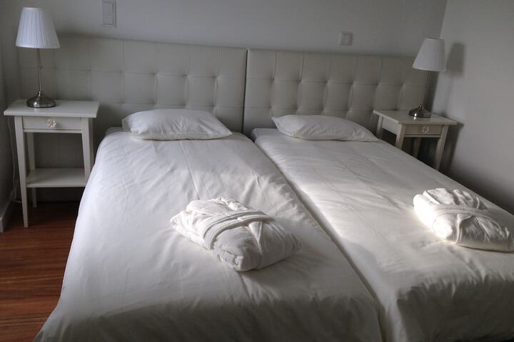 Room 6 of 37