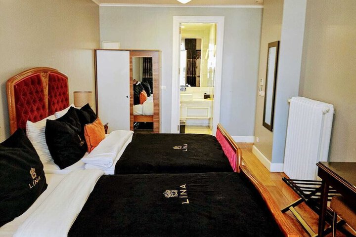 Room 28 of 81