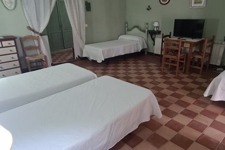 Room 16 of 80