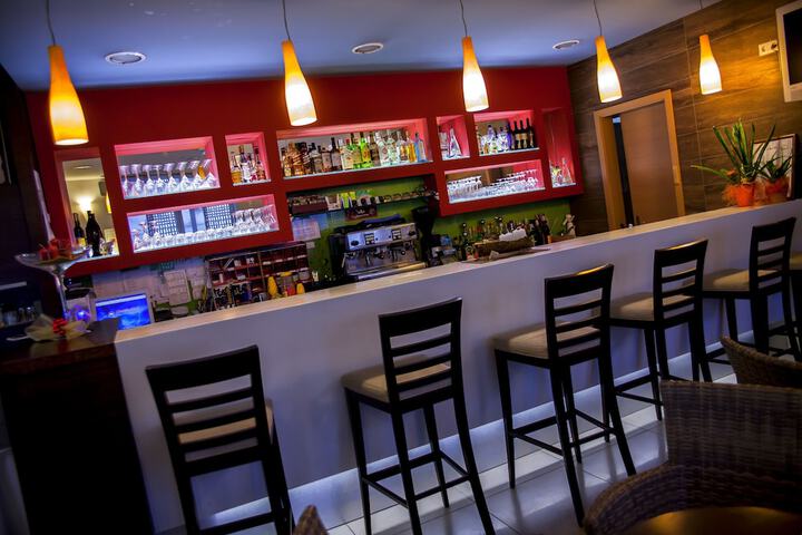 Lounge 39 of 47