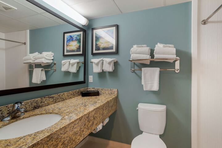 2 Queen Beds Chair Bed Balcony Microwave and Refrigerator Shower Only (6 of 11)