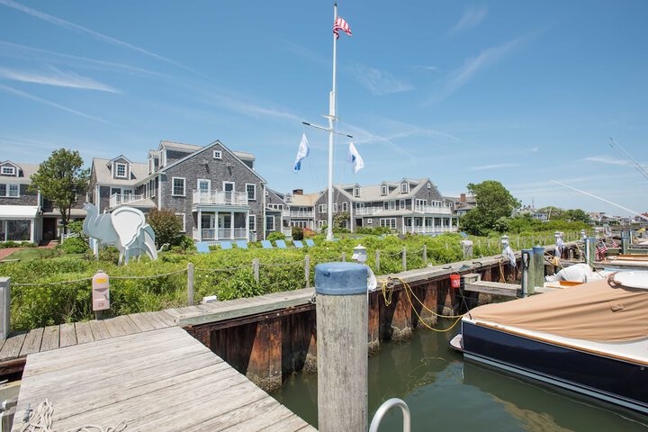 Dock