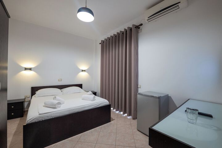 Room 53 of 96