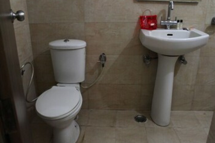Room 2 of 20