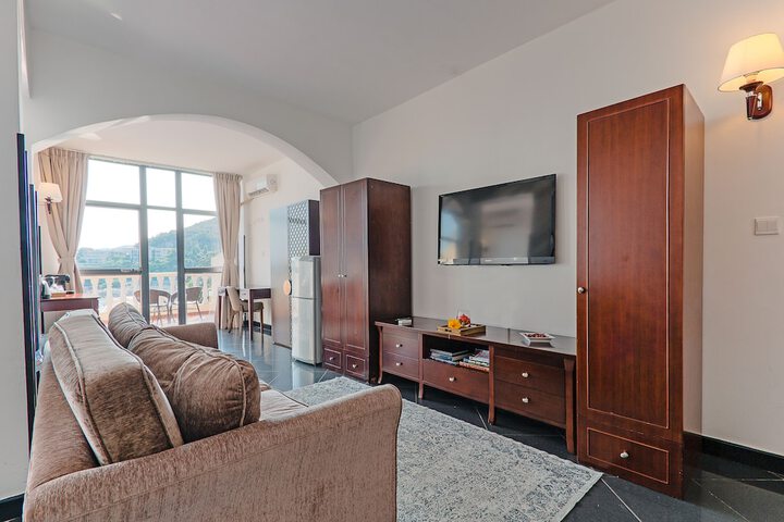 Room 15 of 124