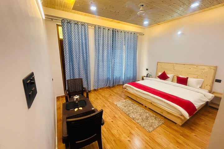 Room 17 of 44