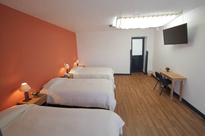 Room 4 of 67