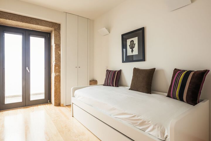 Room 10 of 74