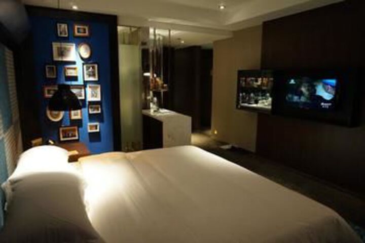 Room 32 of 56