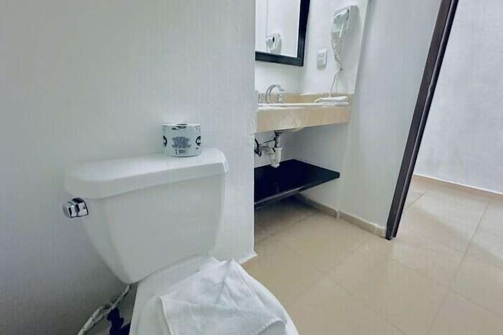 Room 14 of 42