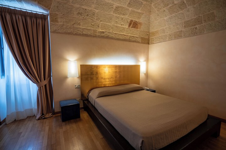 Room 19 of 62