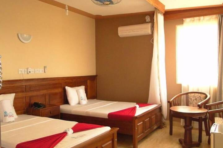 Room 8 of 40
