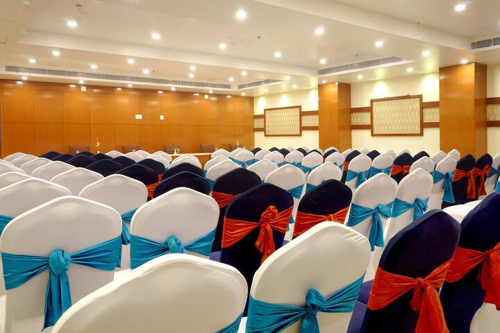 Ballroom/Hall 27 of 37