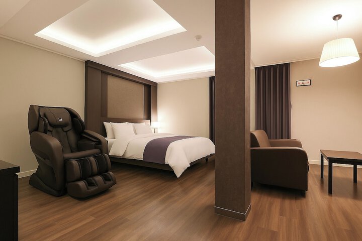 Room 15 of 85