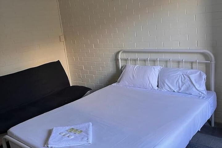 Room 9 of 19