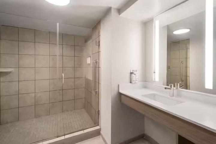 Room 8 of 37