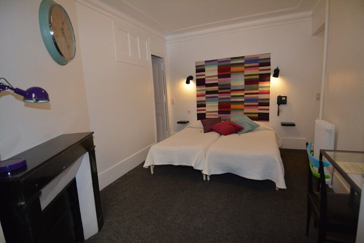 Room 21 of 35