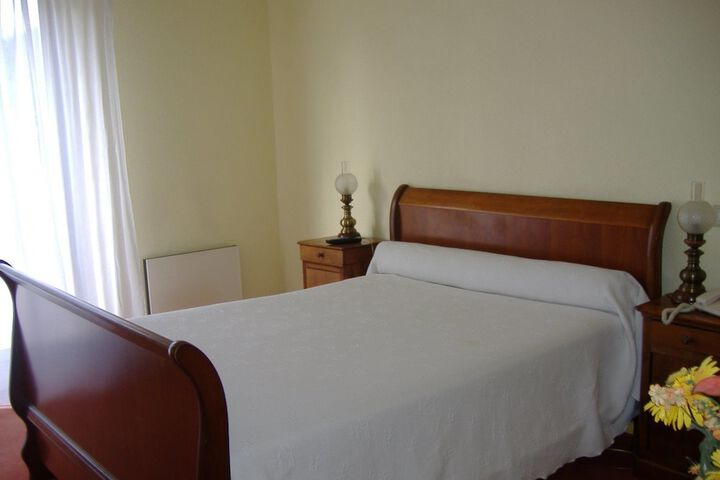 Room 2 of 39