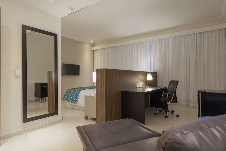Room 21 of 40
