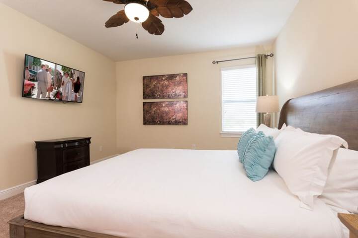 Room 8 of 36