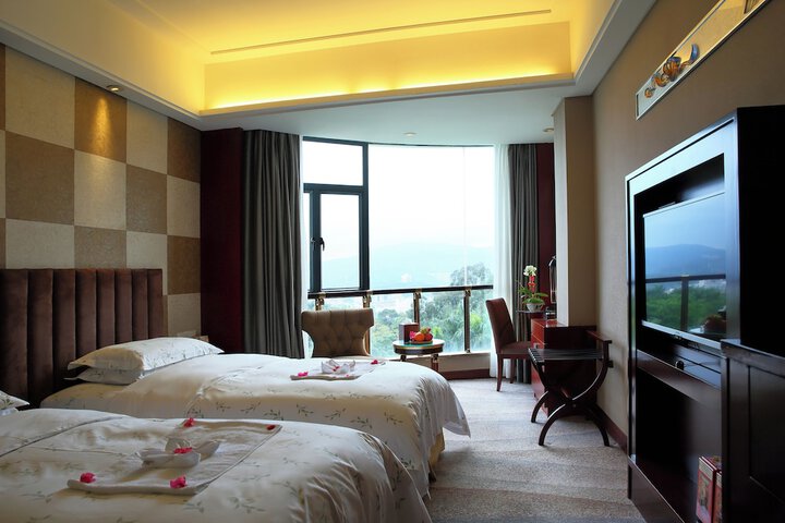 Room 15 of 51
