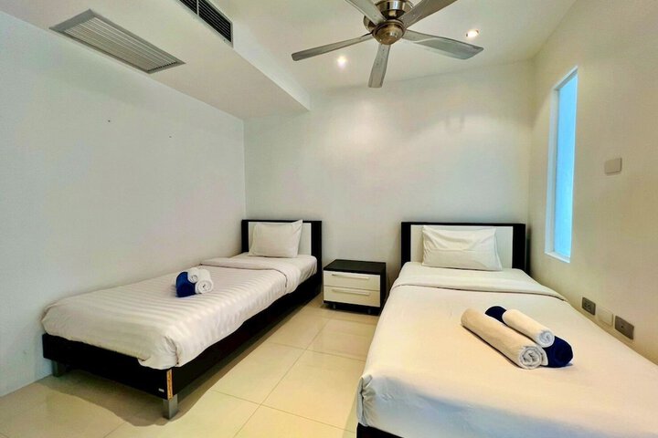 Room 12 of 51