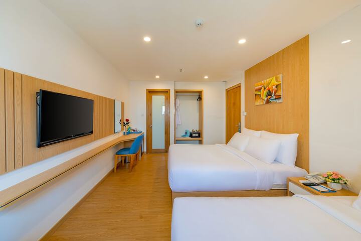 Room 12 of 65