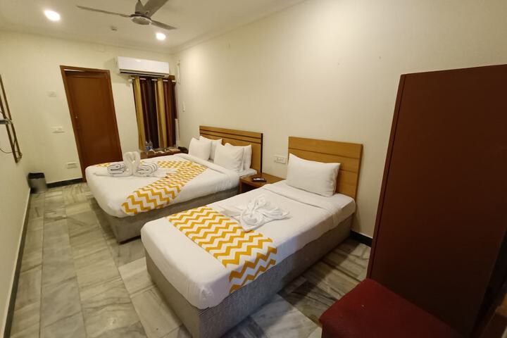 Room 17 of 93