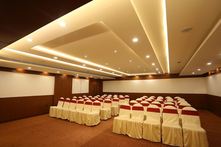 Ballroom/Hall 28 of 35