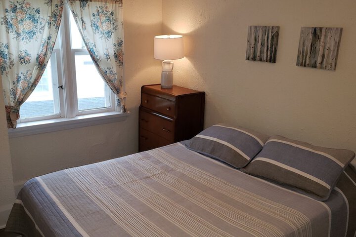 Room 44 of 215